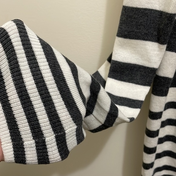 Gap v neck striped sweater (sz l) - Picture 6 of 12